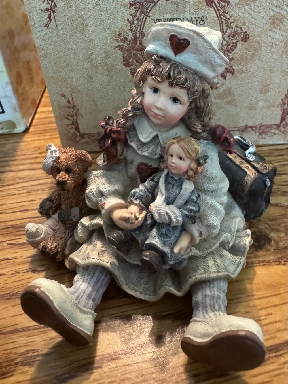 Yesterday‘s child the Doll-stone collection 1995 certified with box nurse